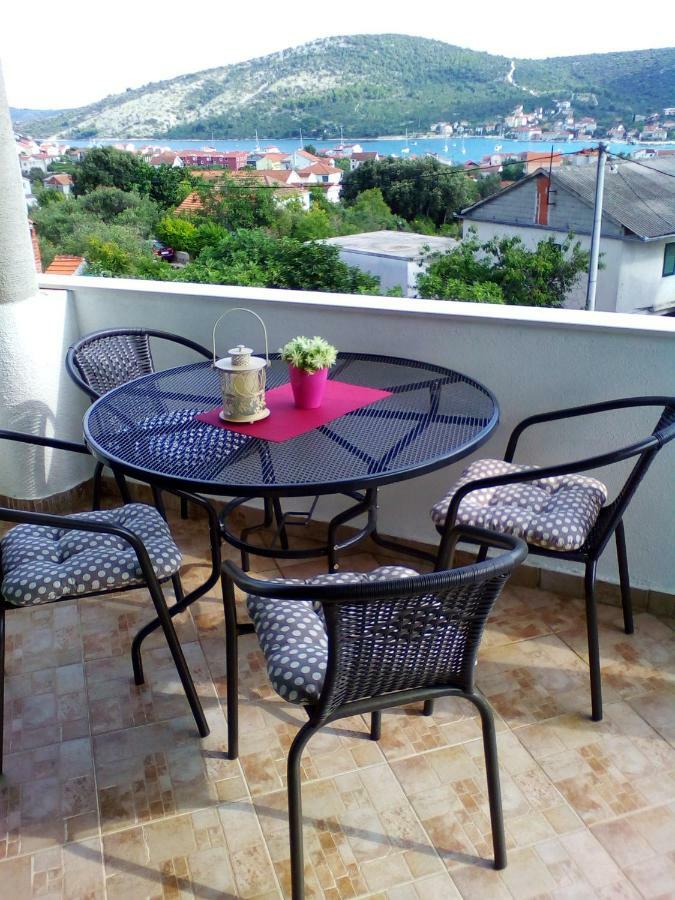 Apartment Silvija Vinišće Eksteriør billede