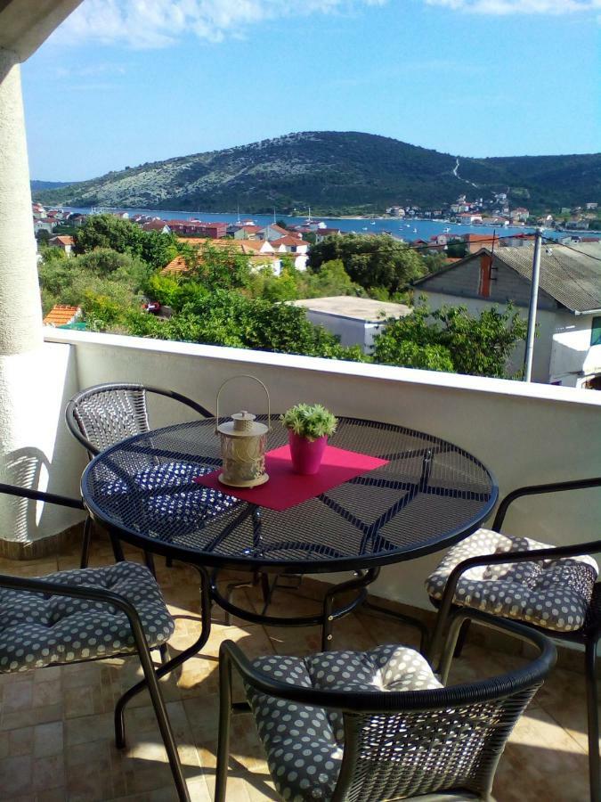 Apartment Silvija Vinišće Eksteriør billede