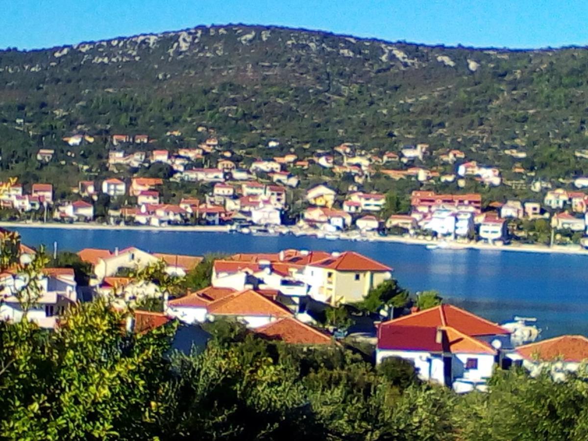 Apartment Silvija Vinišće Eksteriør billede